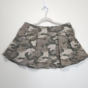 Riley & James Camo Micro Mini Skirt Skort Built-in Shorts Large Pleated Y2K